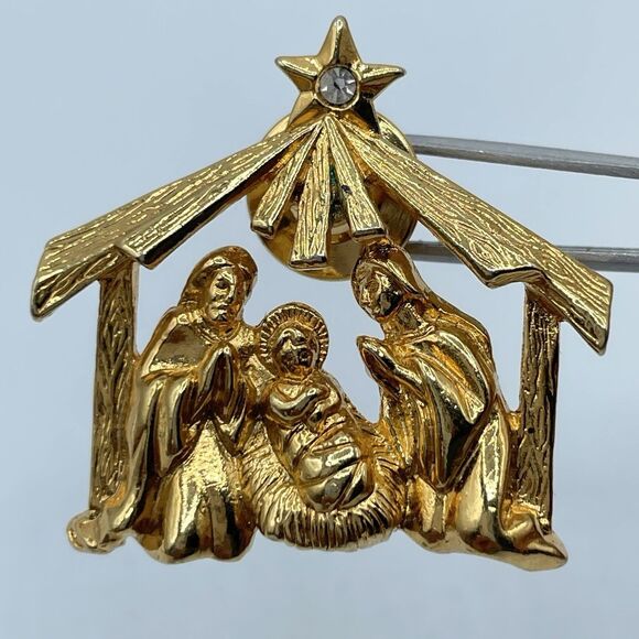 Vintage Christmas Nativity Scene Gold Tone Pin Brooch Rhinestone Classic - Picture 1 of 6